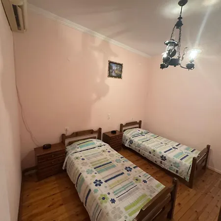 Konukevi Enoikiazomena Domatia Lazaros